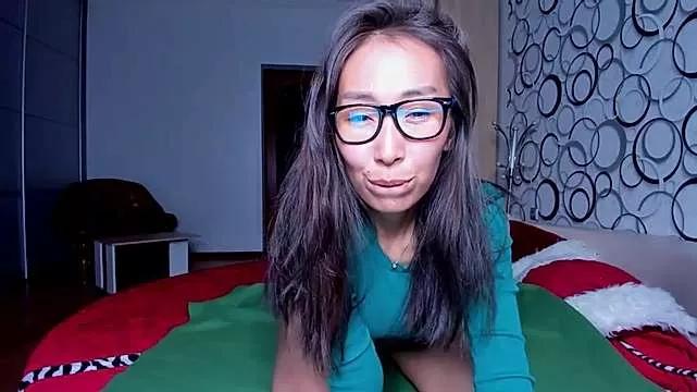 Kimmy_sunn on StripChat 