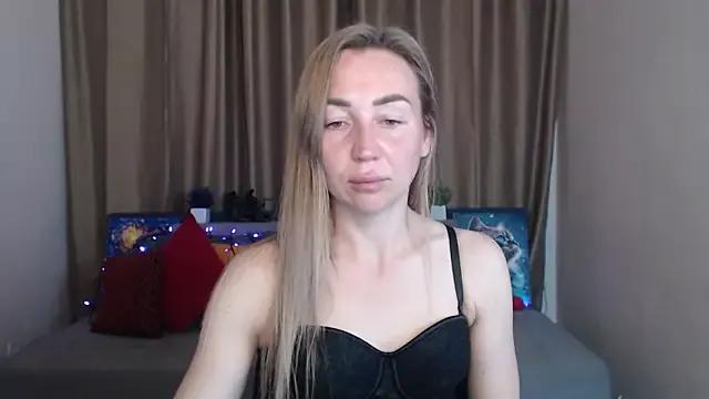 Kiss_julli88I on StripChat 