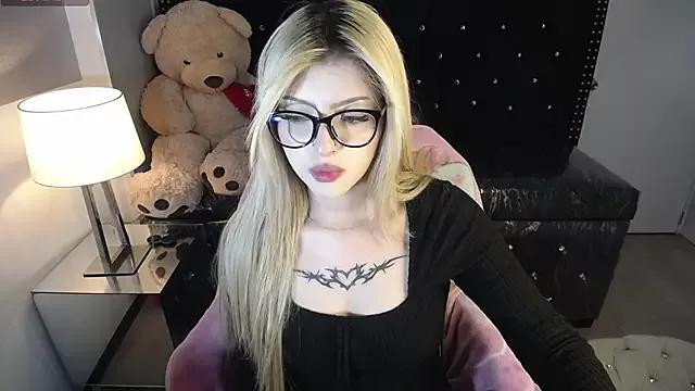 Freechat Kitty_fox_b on StripChat