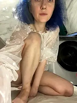 Kitty_Kisss — SQUIRT IN BATGROOM