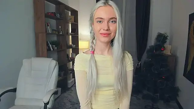 KristalCrowner — touch my lips close