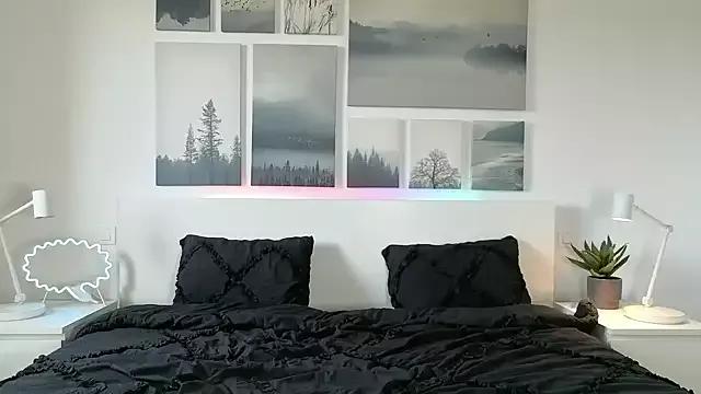 Lara-CumKitten on StripChat 