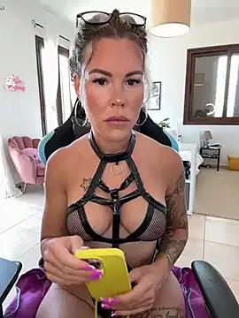 Lara_Bergmann on StripChat 