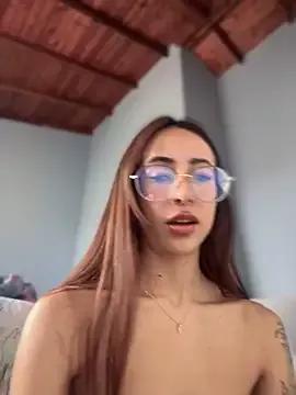 lauravasquez on StripChat 