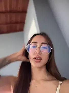 lauravasquez on StripChat 