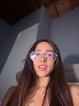 lauravasquez on StripChat 