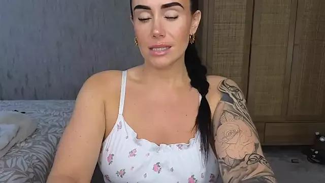 LibbyLoveHeartx on StripChat 