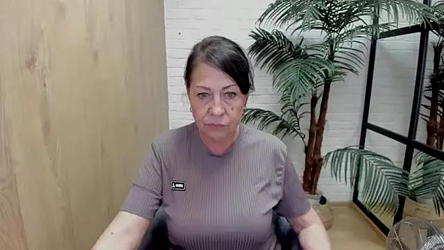 LindaPassionate on StripChat