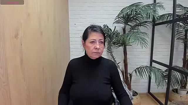 LindaPassionate on StripChat