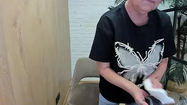 LindaPassionate on StripChat