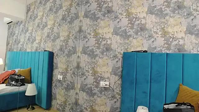 LisaCroft — Get  this pussy  wet  for  you