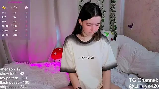 little_Teya on StripChat 