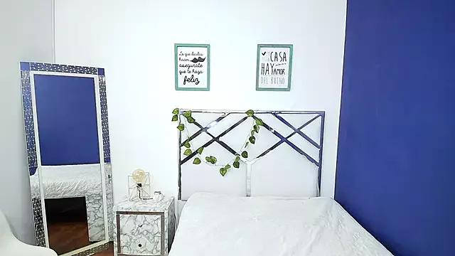 littleebonymommy on StripChat 