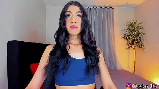 litz81 on StripChat 