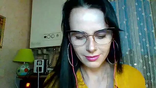 LuminousLady on StripChat 