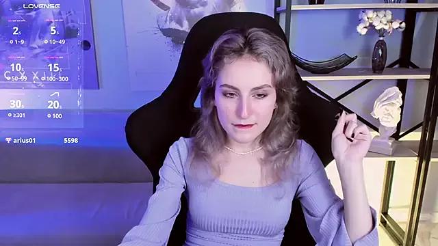 Freechat LuxRayi on StripChat