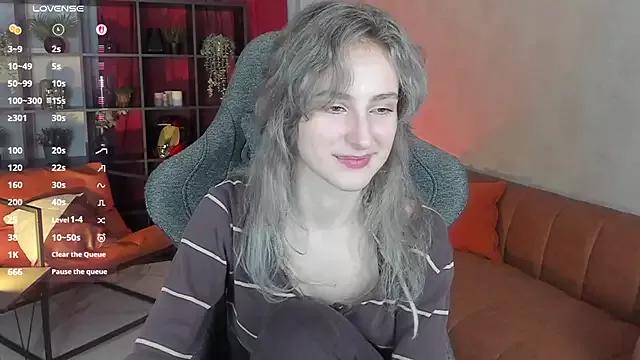 Freechat LuxRayi on StripChat