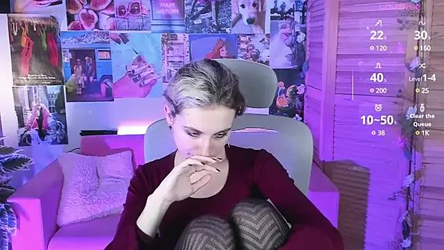 Freechat LuxRayi on StripChat