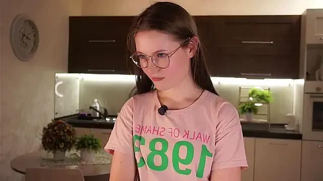 LynHillaire — Freechat on StripChat