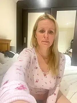 madamlillyrose's avatar