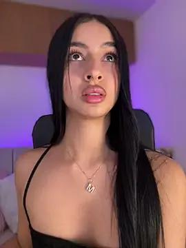 maddy_bronw_ on StripChat 