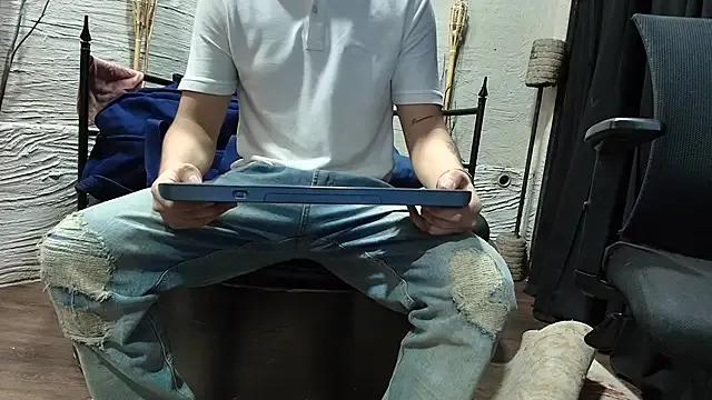 MarcoVitto — kiss hot