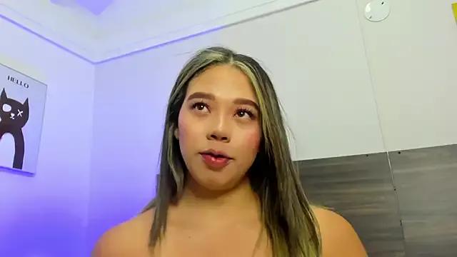 Martina_Miiller on StripChat