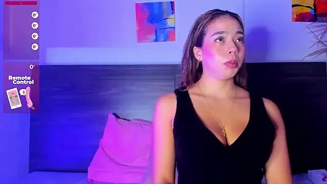 Martina_Miiller on StripChat