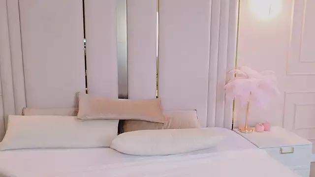 MarybethSnow on StripChat 