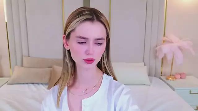 MarybethSnow on StripChat 