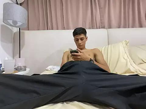 Max_TheHorseDick on StripChat