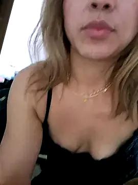 Freechat melissa_35_ on StripChat