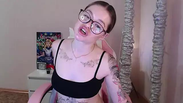 miaacatt on StripChat 