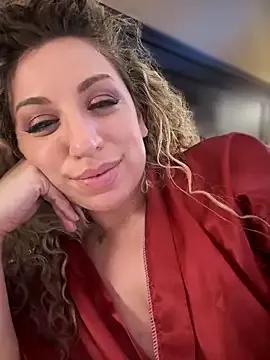 miamellycious on StripChat 