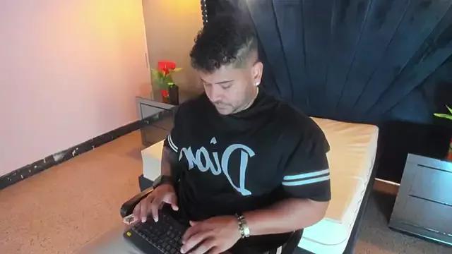 Freechat michael_hill1 on StripChat