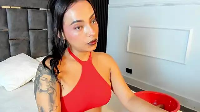 MiiaaMoonroee on StripChat