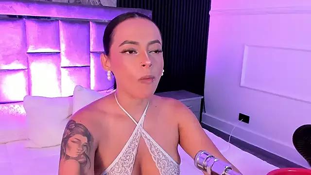 MiiaaMoonroee on StripChat