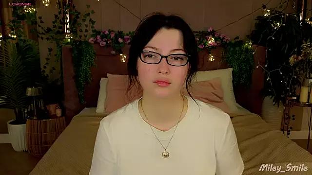 Miley_Smile on StripChat