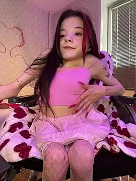 MiniSophiaa on StripChat 