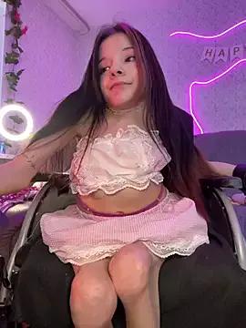 MiniSophiaa on StripChat 