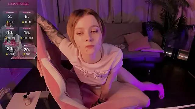 MiraVelle on StripChat 