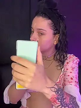 Missvalery — pussy play x 5 minutes