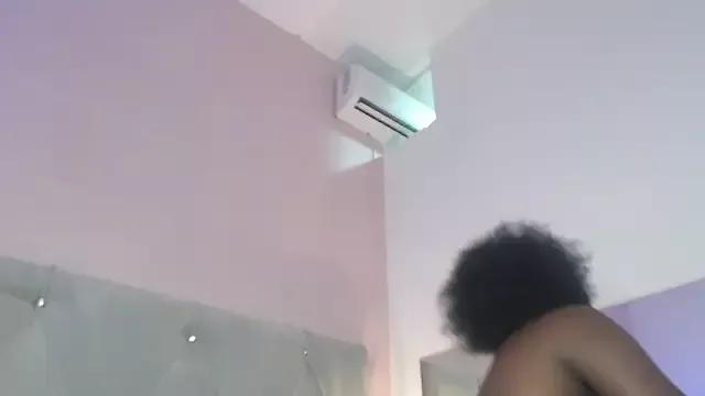 NaiaGils on StripChat 