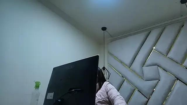 nalalye_cruzz_ on StripChat 