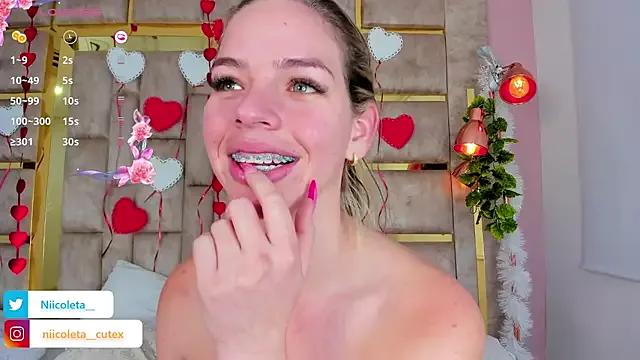 Freechat Niicoleta on StripChat