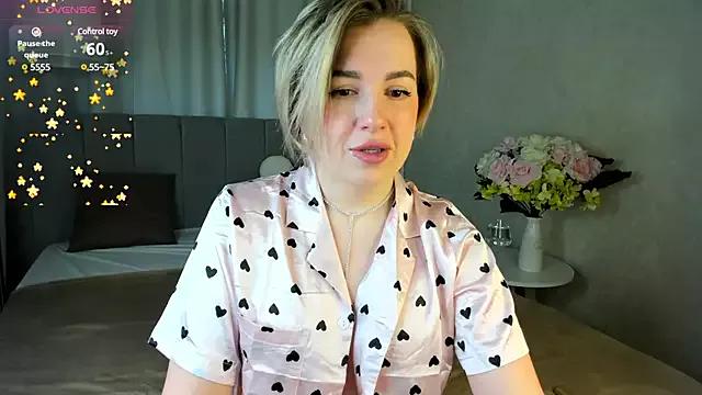 Nikki_Kai on StripChat 