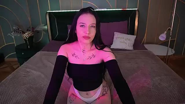 Freechat NikkiGoldSide on StripChat