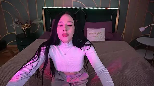 Freechat NikkiGoldSide on StripChat