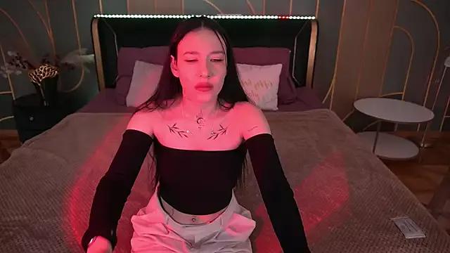 Freechat NikkiGoldSide on StripChat