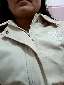 Phoebe-e — Show boss 